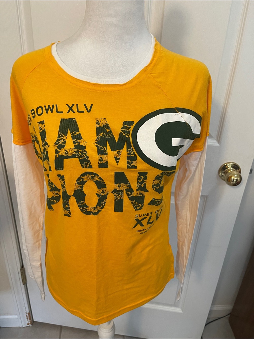Reebok Wonens Yellow Long-Sleeve Champions Tee Size sm